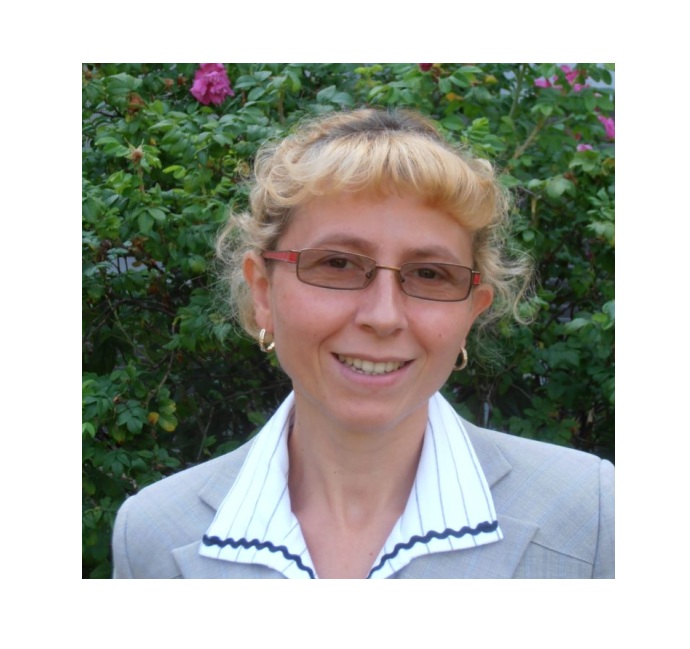 dr hab. Małgorzata Dawidziak-Kładoczna, prof. UWr